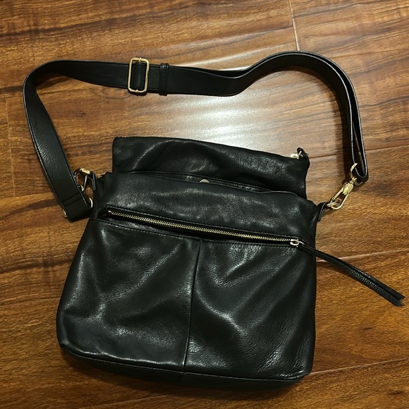 Black Leather Crossbody Bag with Adjustable Strap - Picture 1 of 7